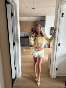 I think yellow is my color part 1