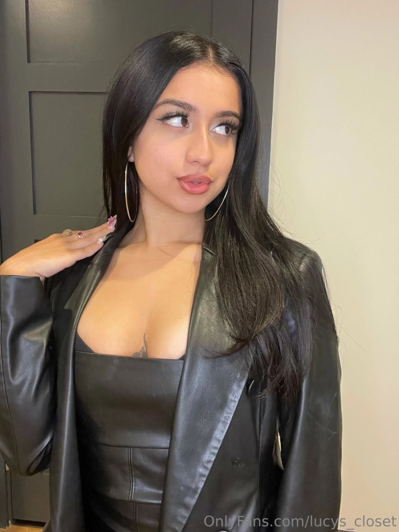 More all black looks because i swear i m going through a goth phase 