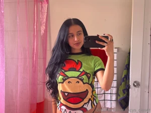 Feeling cute in my baby bowser tee that i got from nintendo world in