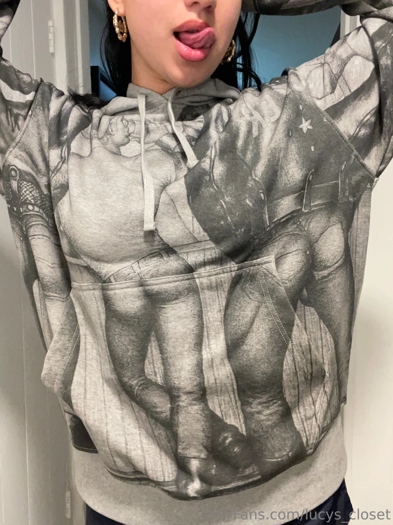 Still one of my favorite sweaters look at those juicy butts tom of 