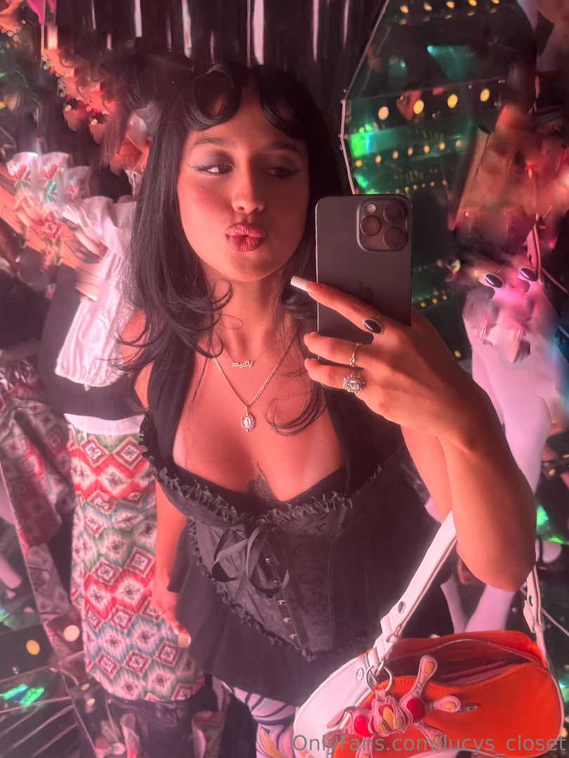 Went to a circus themed event and it was so cool you can t see but i part 1 