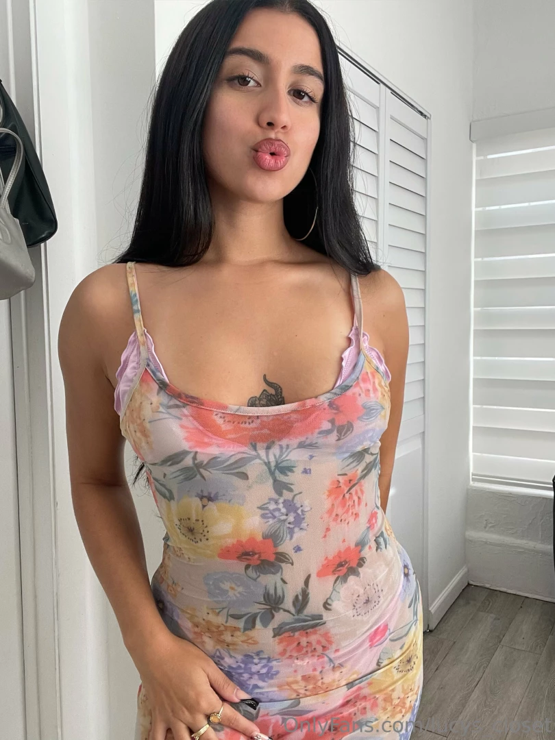 Love this cutie little flower dress i like how it s see through but 