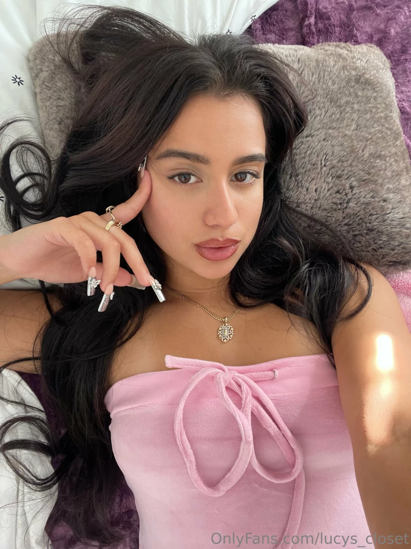 Pink velour is so fun i want a full pink tracksuit 