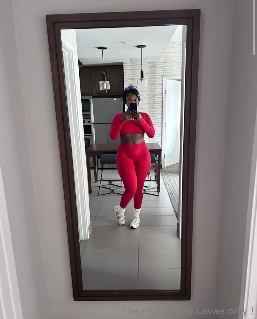 Want to see my pussy while i m working out 