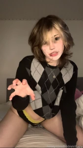 Watch this whimpering zombie boy get fucked i am so tight it s hard to part 1