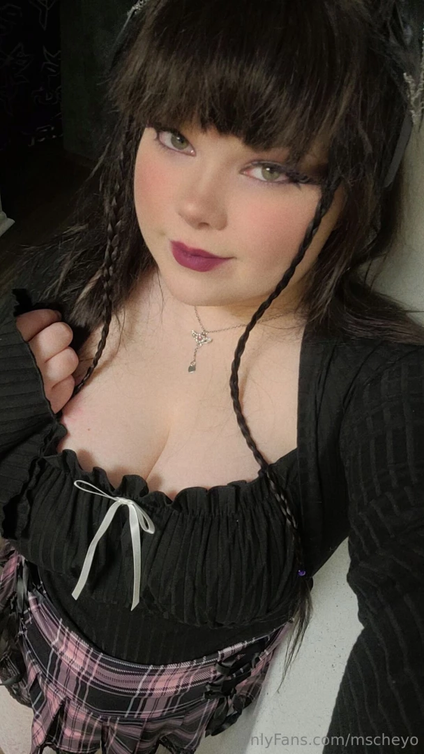 E girl or big titty goth girlfriend i can do them both part 3 