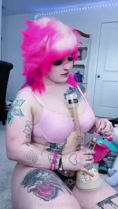 Will u cum smoke a bowl with me w fyp intersex trans smoking stoner part 26 