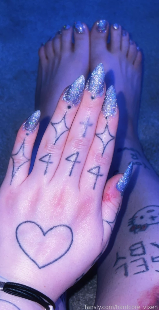 I painted my nails so pretty and cute do you like them w fyp feet 