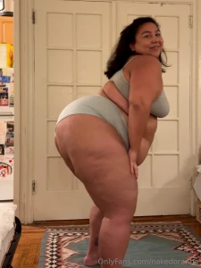 Can i dance for you i hope you don t mind this much jiggle