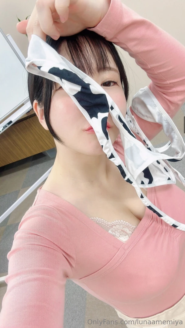 Finished getting dressed i m low on cloths 