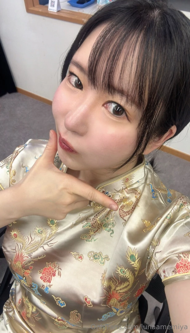 Chinese dresses what do you think of this color golden colors i love 