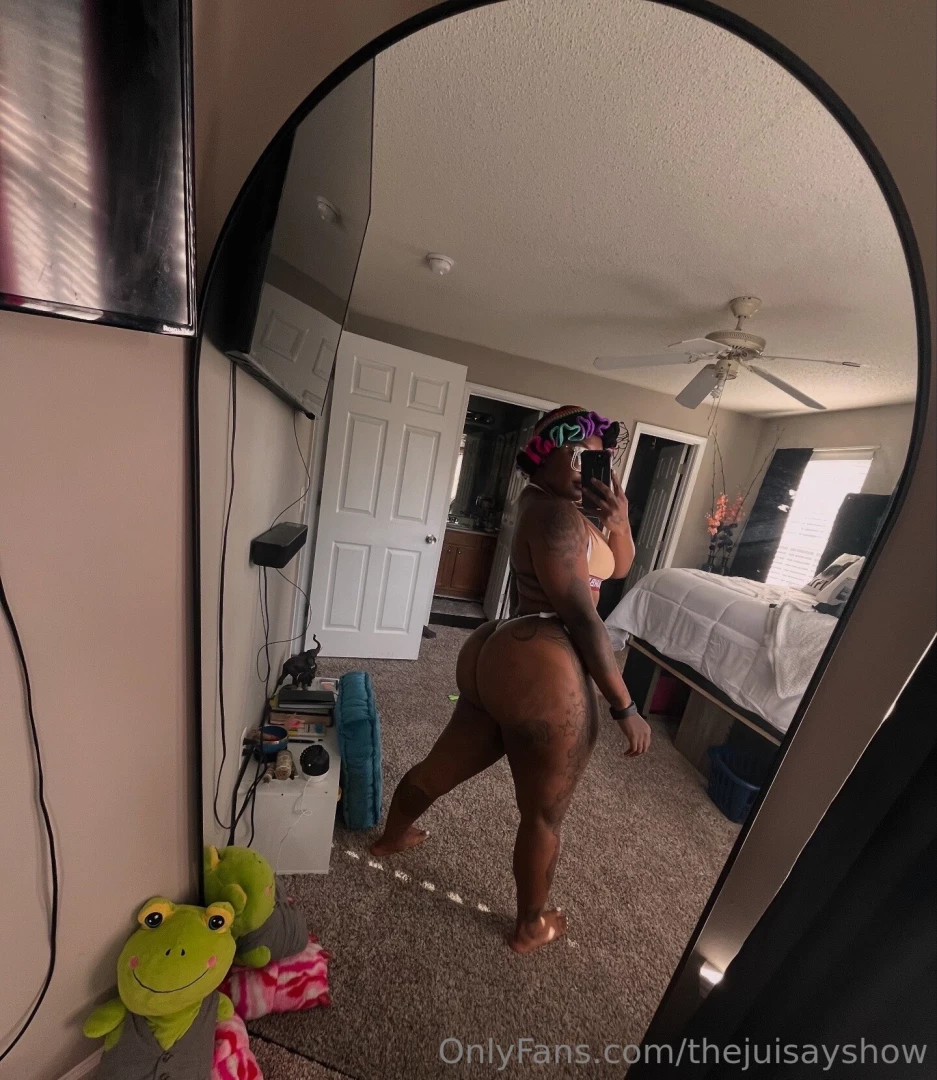 My fuck toy was way too big for my pussy i need you to come stretch me 