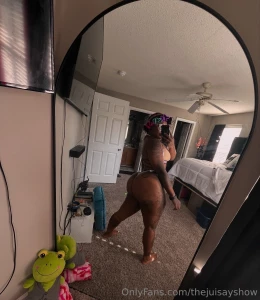 My fuck toy was way too big for my pussy i need you to come stretch me