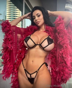 She wants you to cum all over her boobs onlyfans com yvonne_bar c732