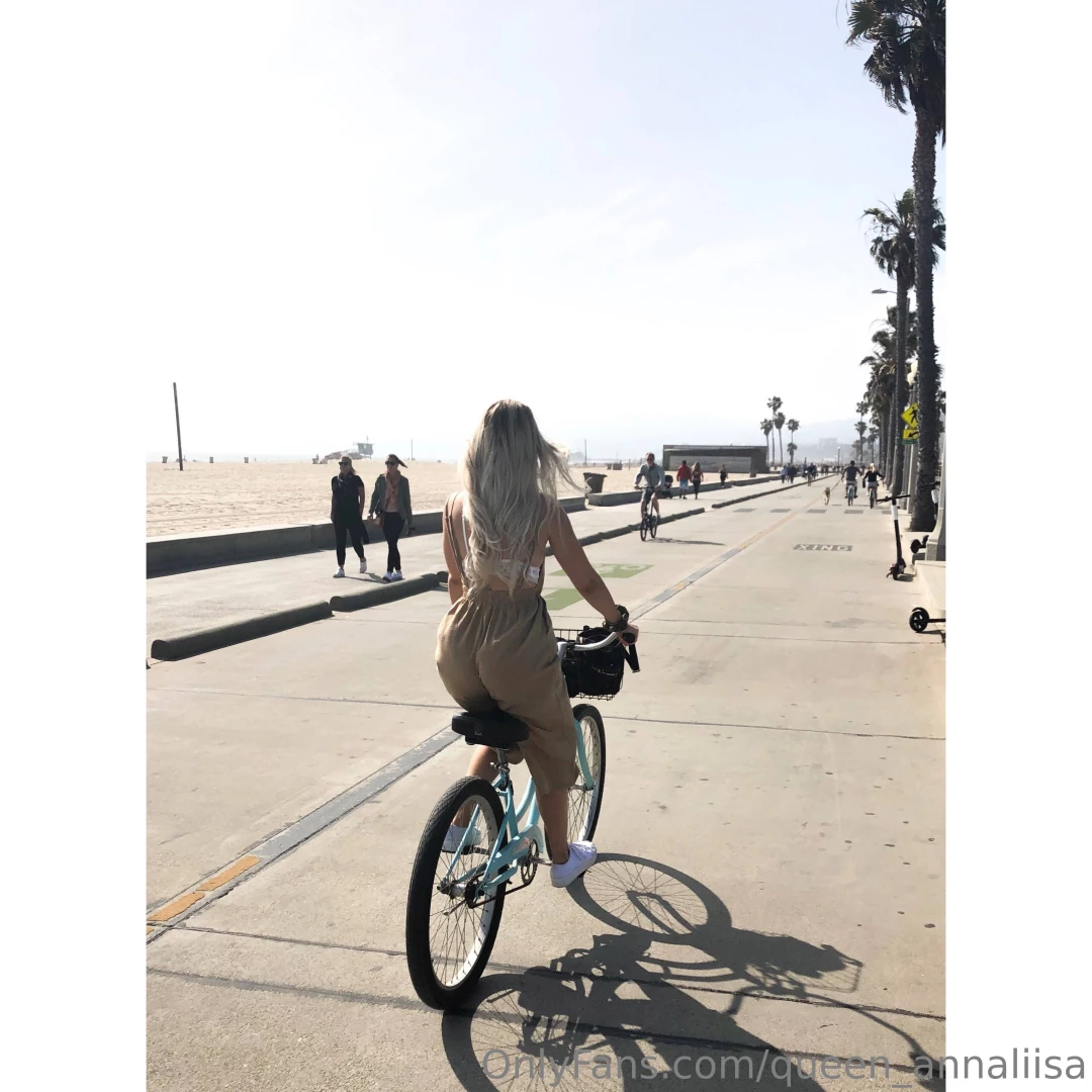 I remember the dayyy when you left for santa monicaaaa 