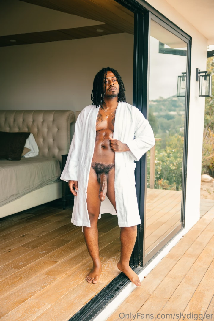 No kids but call me daddy new sexy solo dropping soon on my paid page 