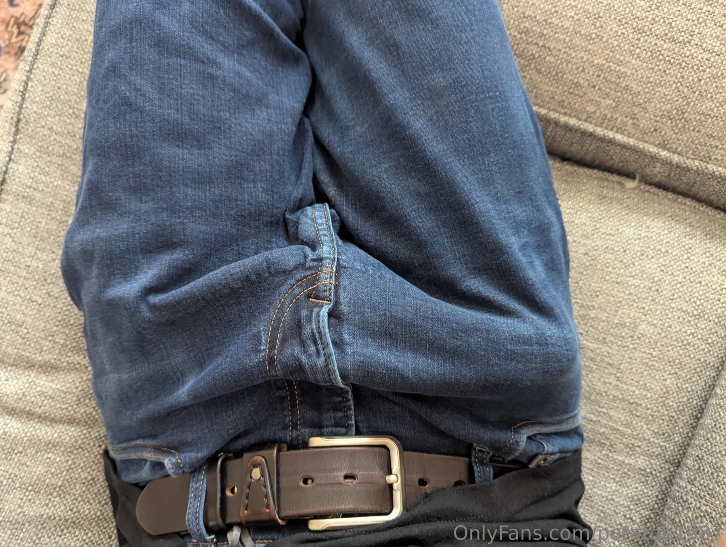 Skinny jeans bulge shots part 2 