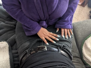 Love how her painted nails look caressing my bulge she had me leaking