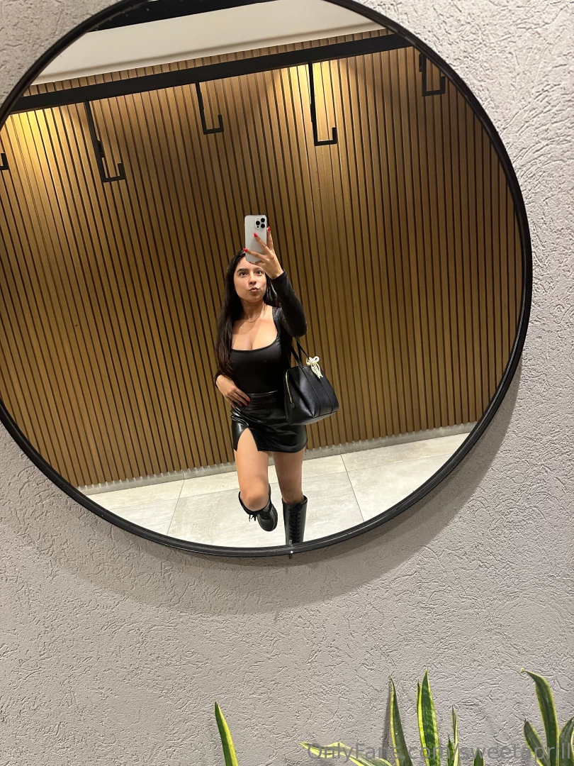 I love the way this outfit looks on me 