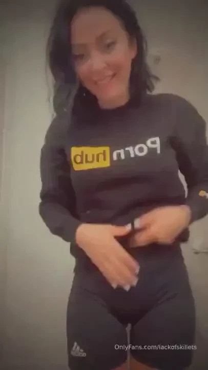 Do you like my new swag who wants to sext with me today i m feeling 