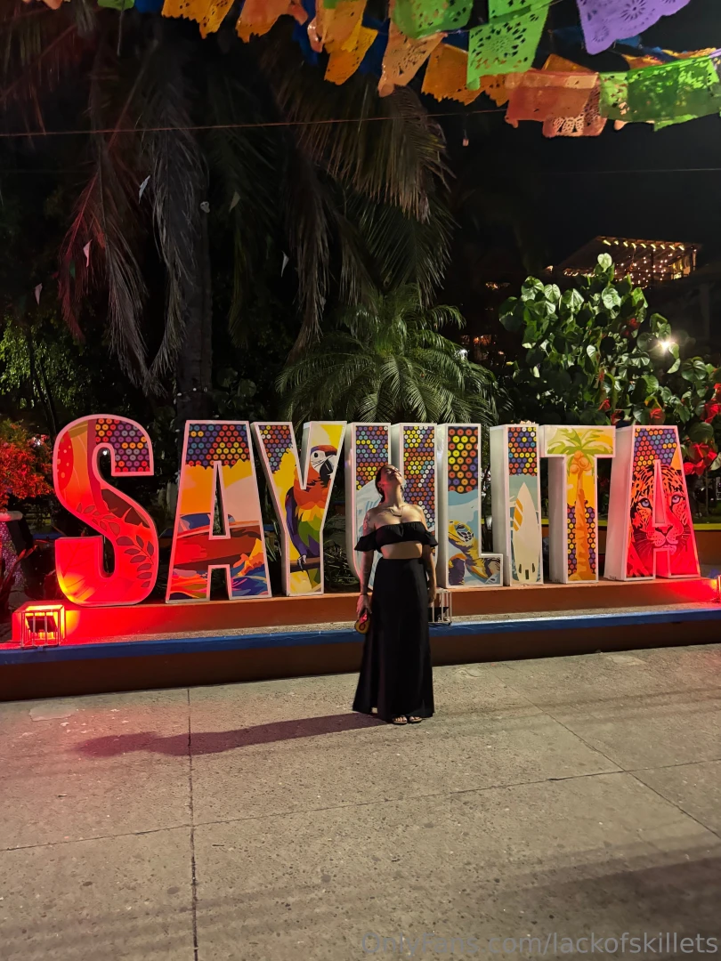 Currently i m in sayulita mexico and here are some selfies for ya 