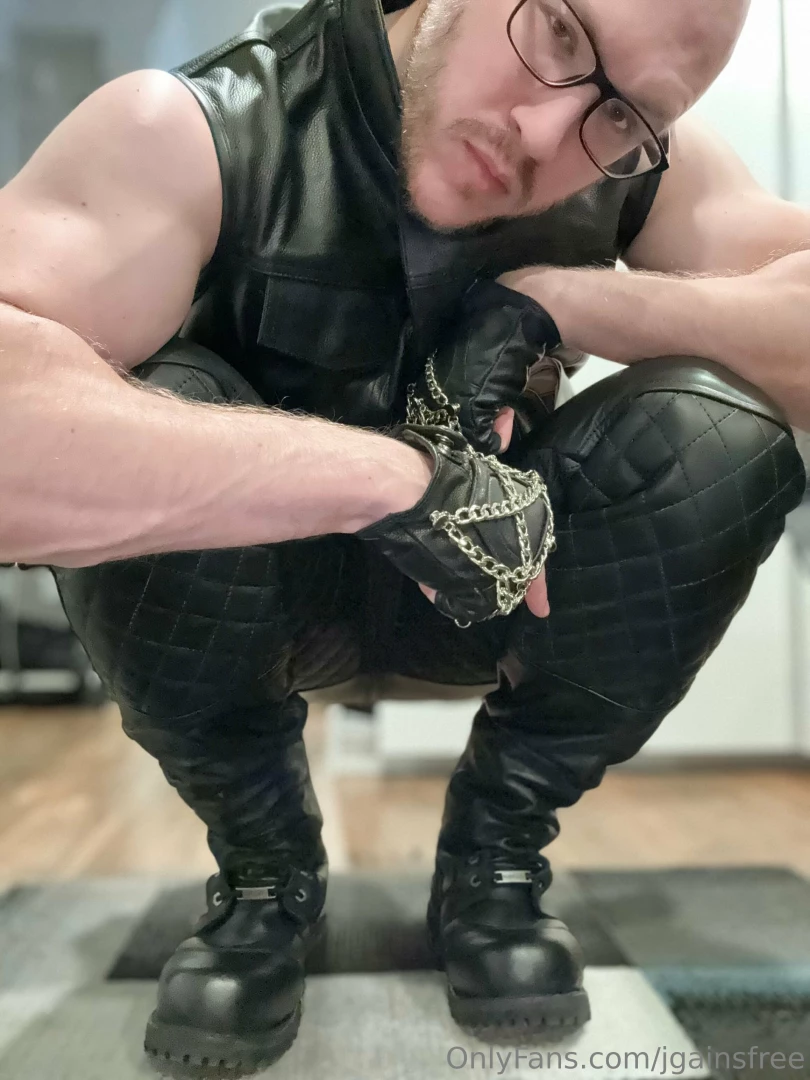 Who s gonna worship daddy 