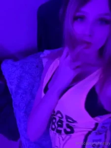 I love being naughty and wanna satisfy you