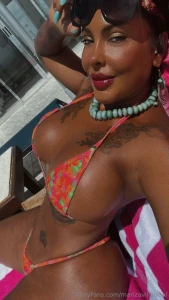 Ok take out the camera on your phone i wanna see what you re packing