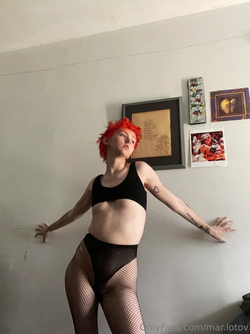 Pin me to the wall like a masterpiece 20 photos 1 video 