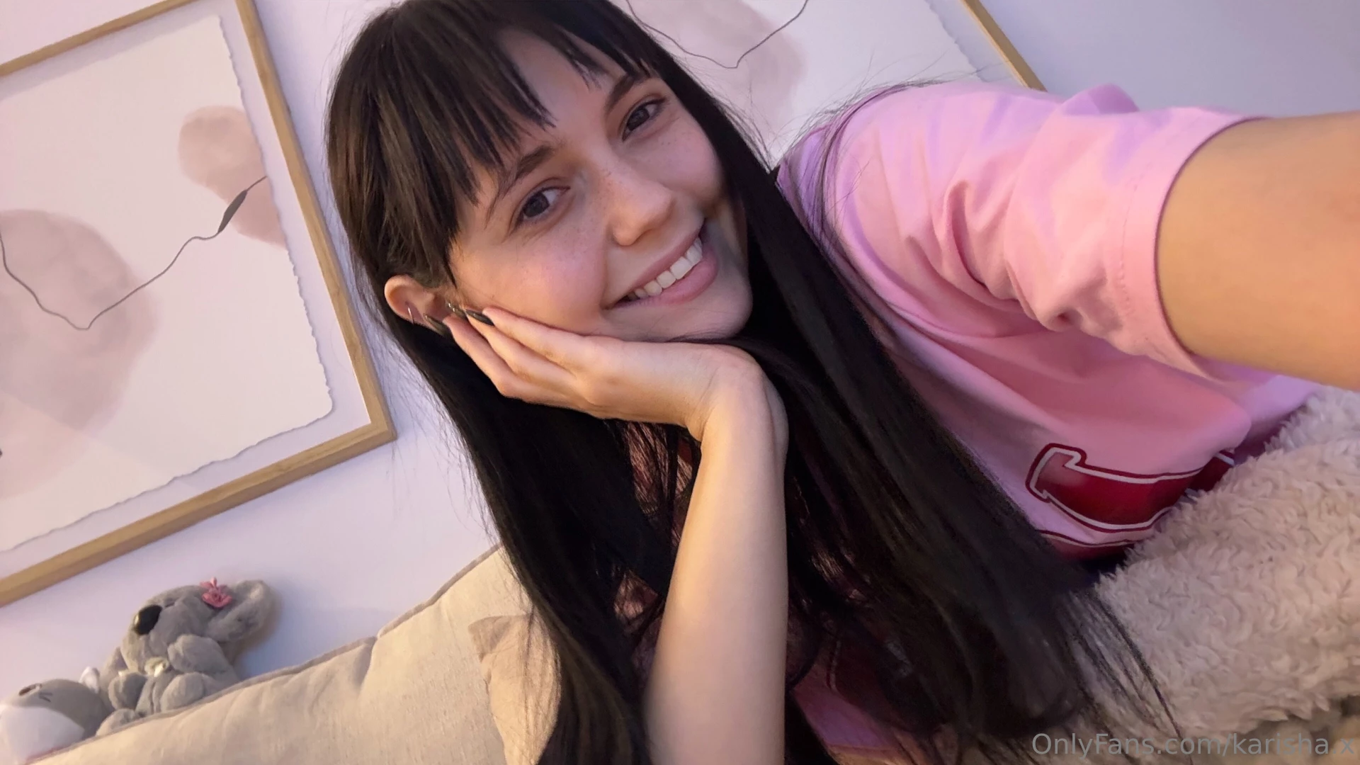 I m looking at this photo and waiting for your reaction what comes to 