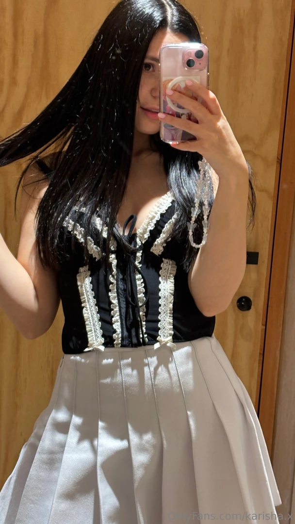 Trying on outfits makes me feel better 