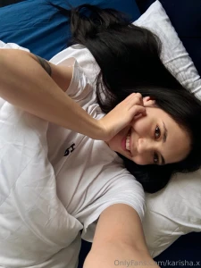 Tell me aren t i a total cutie my stream is coming very soon and i ll