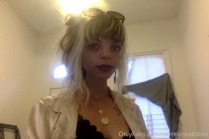 Sure would loveeee to video chat with someone tonight