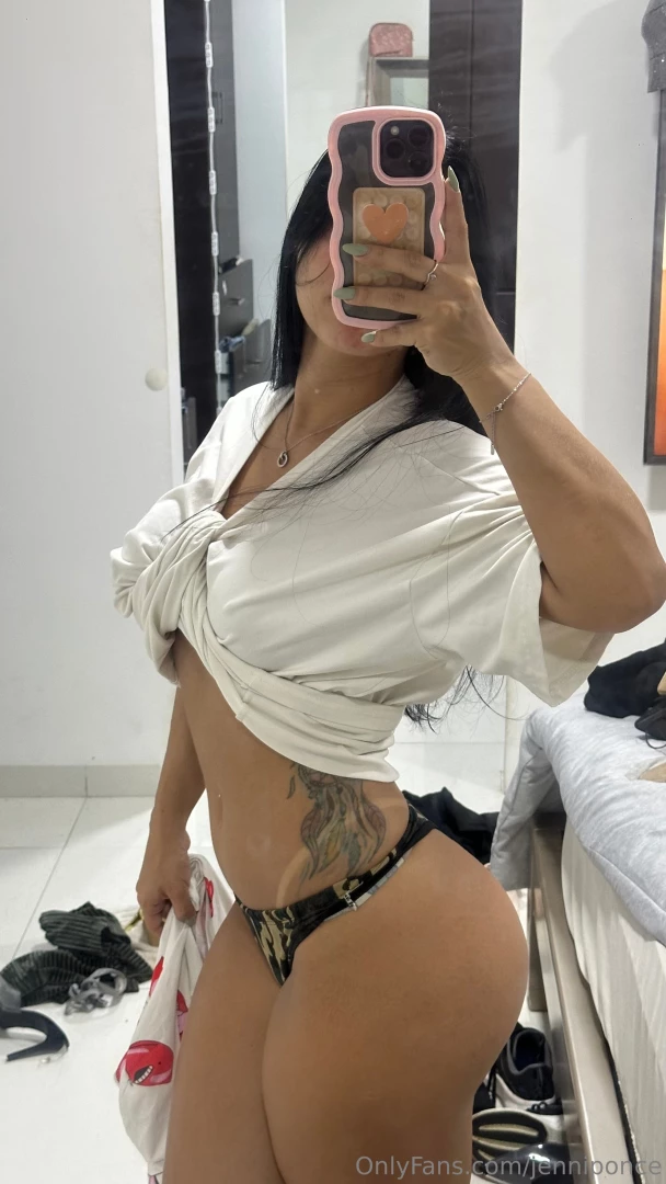 Ten a mi cuarto desordenado pero me ve a rica 