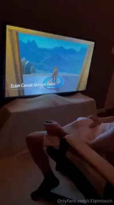 Suck me off while i play zelda 