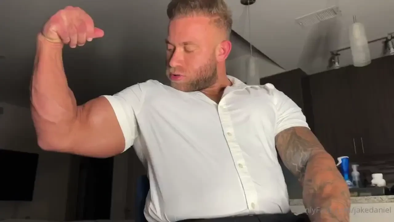 Worship me after work enjoy this full length video for free daddy had 
