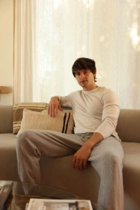 Who s trying to cuddle and watch a christmas movie