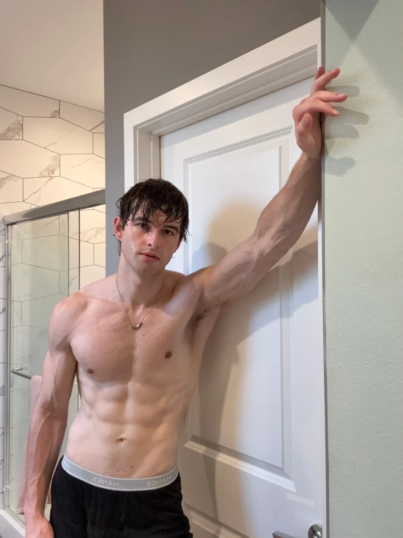 Im on one rn whos trying to cum with me 