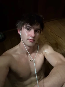 This was before my gym crushed walked in nakedddd if this gets 500