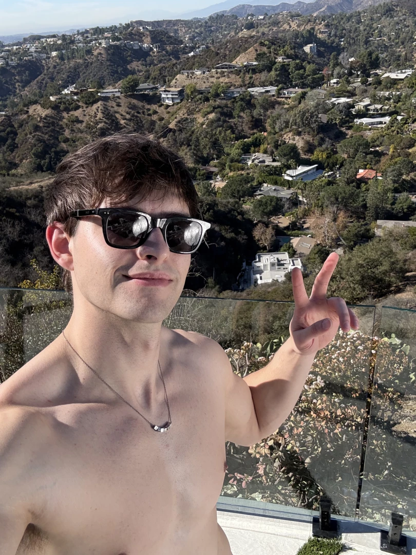 The things i m thinking being on this balcony haha 