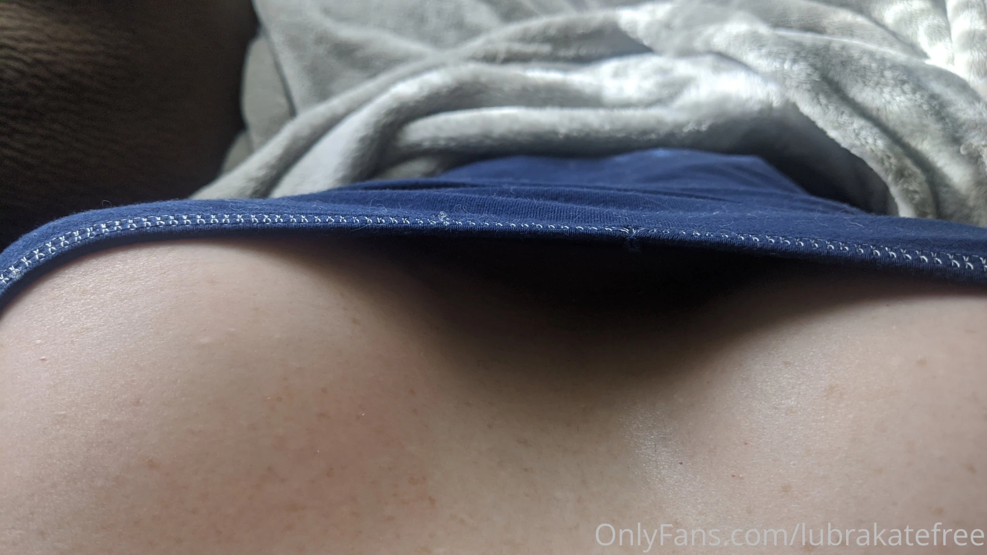 Can you see my nips and pussy gotta look hard 