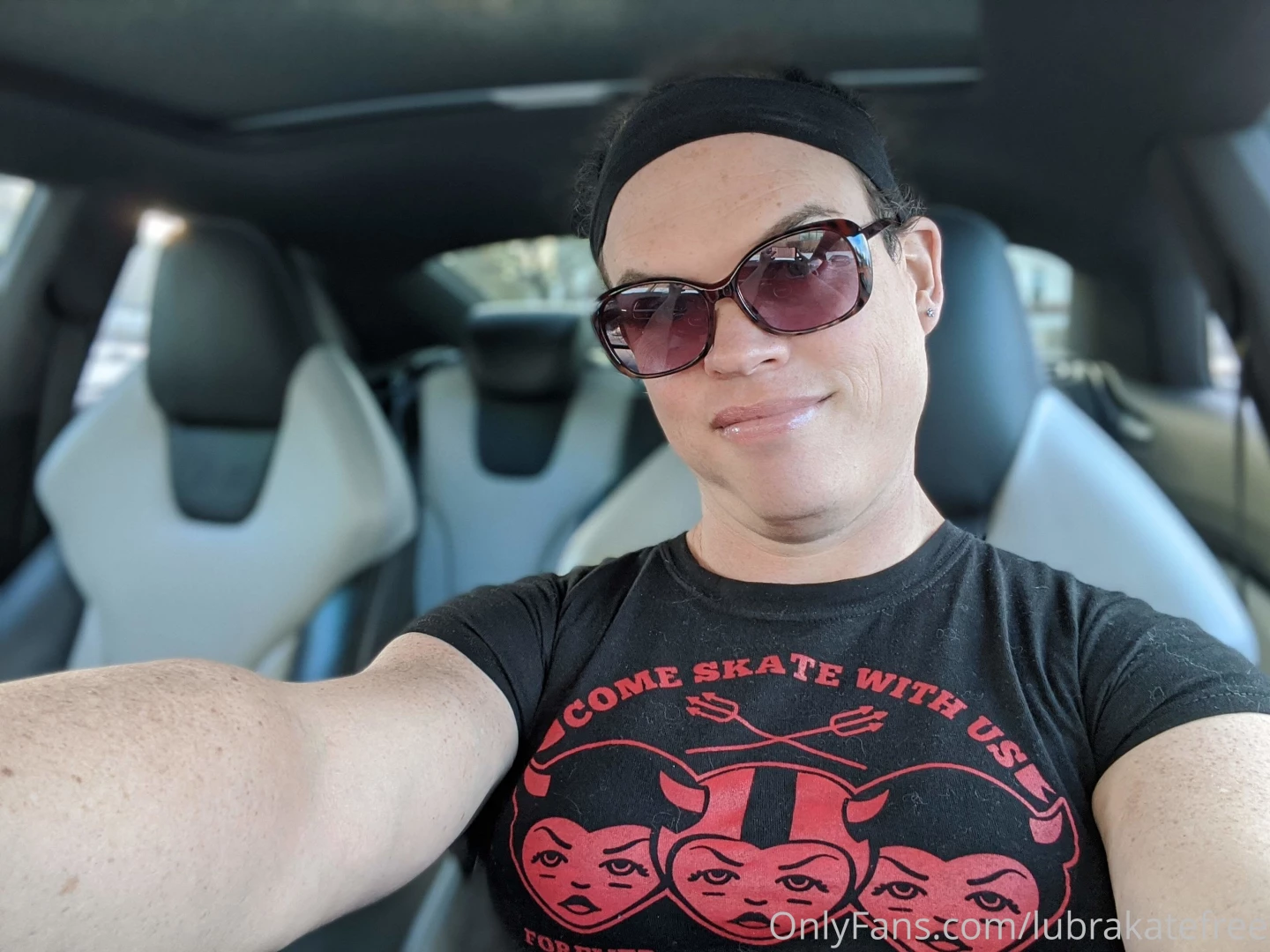 Sassy or goofy one of them uses a whip bet you can t guess which one 