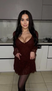 Your sweet sexy brunette maddy_black is waiting for online sex rn do u