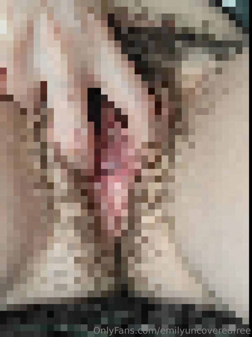 These pics just went out to my vip subs emilyuncovered before and 