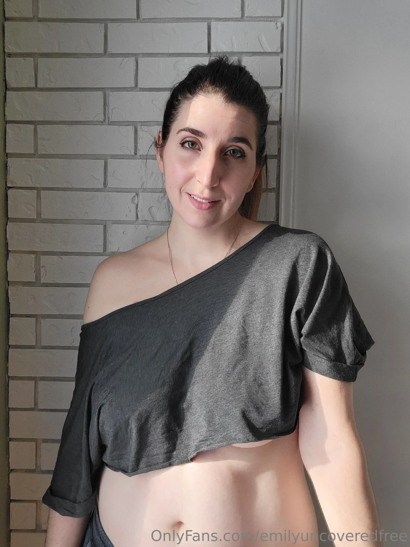 Painting these bricks was such a pain but it looks sooooo much better 