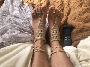 My cute feet i need them done again tipppp mee