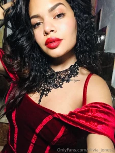 Do you think red looks good on me part 22