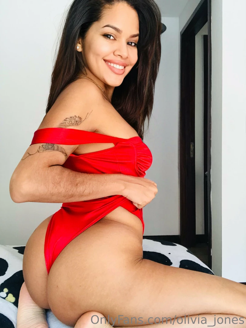 Olivia-jones2 