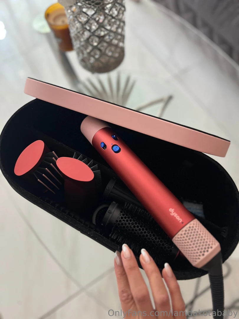 Thank you to my devoted finsub for gifting me the dyson i wanted this 