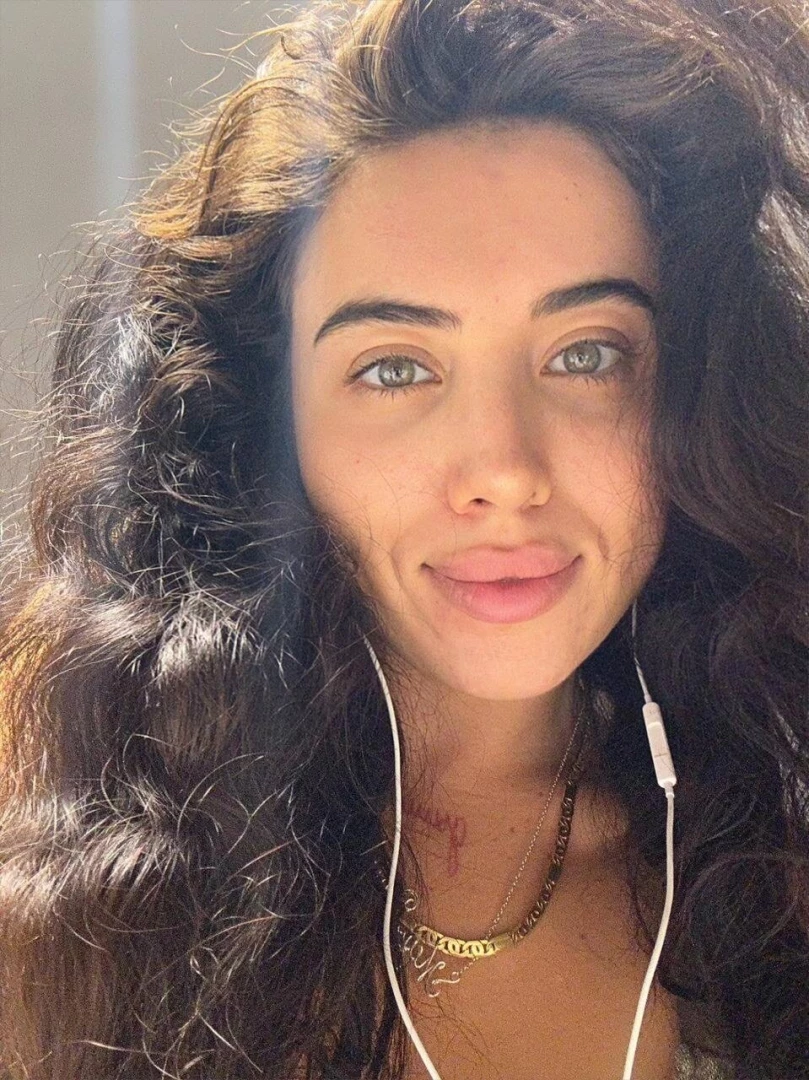 Things you like 5- my smile 6- my lips 7-my eyes 8-my voice part 2 